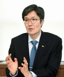 Eun-Goo Kang egkang@hankyung.com