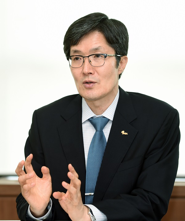 Eun-Goo Kang egkang@hankyung.com