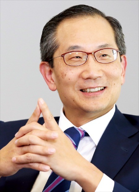 Kewsong Lee, co-CEO of the Carlyle Group
