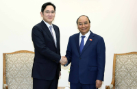 Samsung’s Jay Y. Lee meets Vietnam's PM Phuc to discuss business ties