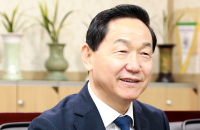 Korean teachers' fund names ex-education minister as CEO