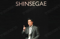 Shinsegae buys baseball club in quest for retail-sports synergy