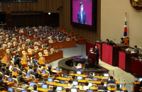 Ruling party calls for BOK's active role to aid COVID victims