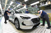 Korean auto shares shine in gloomy stock market