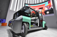 Hyundai Mobis develops wheels that turn 90 degrees