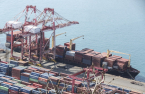 Korea swings to trade surplus in Feb; Russia risks loom