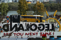 Korean firms at risk of credit rating downgrade on Legoland woes