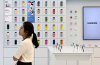 Samsung Gangnam takes aim at Apple Store to lure MZers