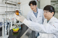 LG Display, LG Chem develop homegrown OLED material