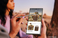 Samsung returns to top, to up ante against troubled Apple