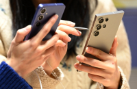Samsung tops S.Korean smartphone market with 76% share 