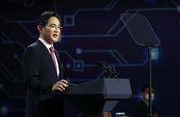 S.Korea’s most prominent business leader returns with all his charges cleared
